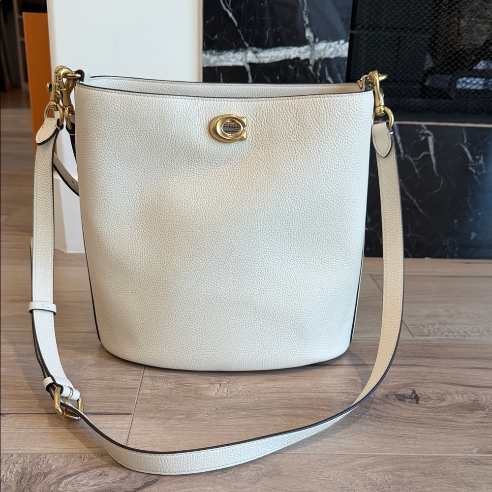 Coach Willow polished 
 Cream Leather Shoulder Bag.